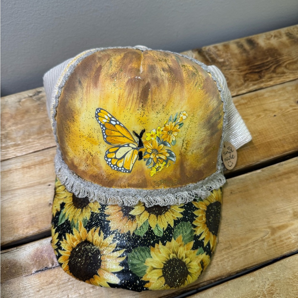 Yellow Sunflower Butterfly Women's Trucker Hat